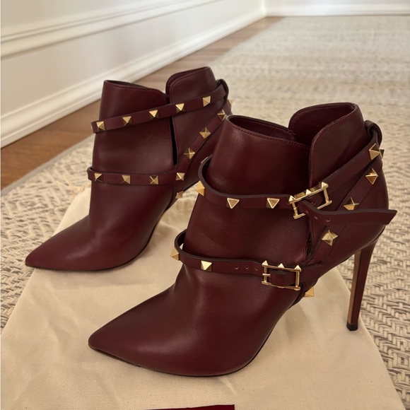 Valentino Rockstud Burgandy leather bootie sz 38
